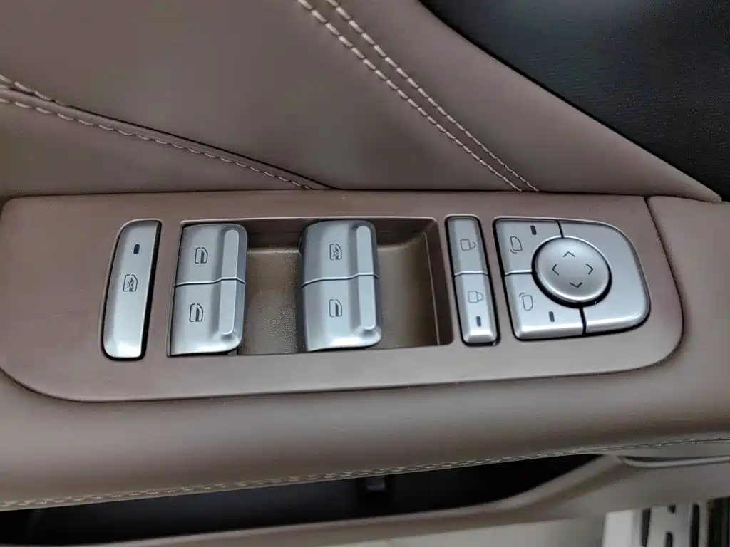 Wuling Xingguang 560 — миниатюра 9