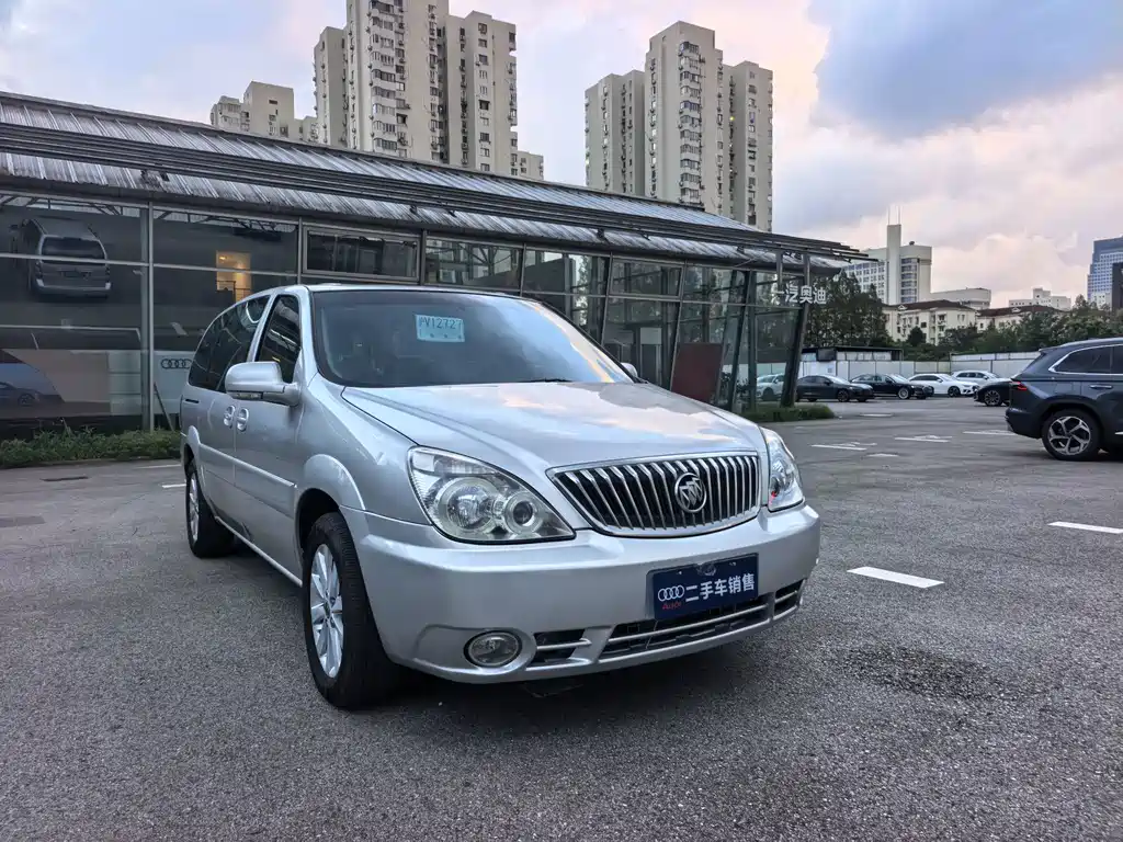 Buick GL8 — миниатюра 3