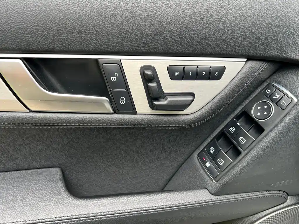 Mercedes-Benz C-Class (Import) — миниатюра 12