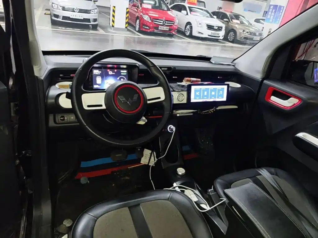 Wuling MINIEV — миниатюра 10