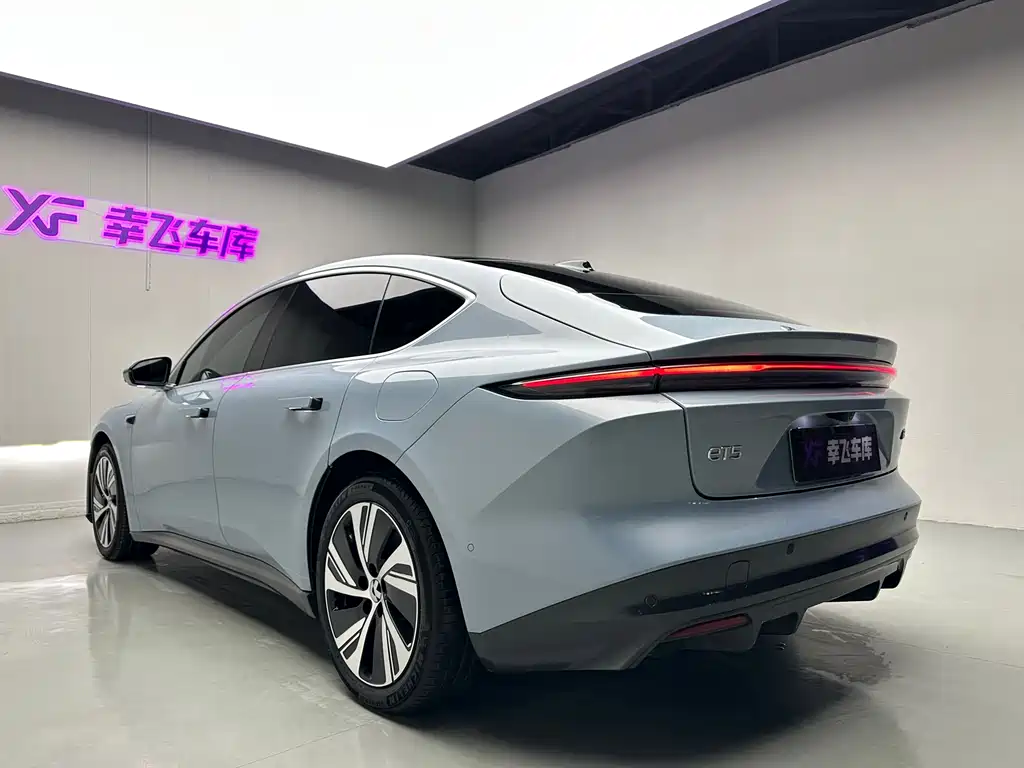 NIO NIO ET5