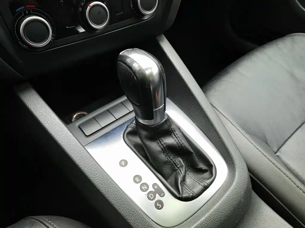 Volkswagen Sagitar — миниатюра 13