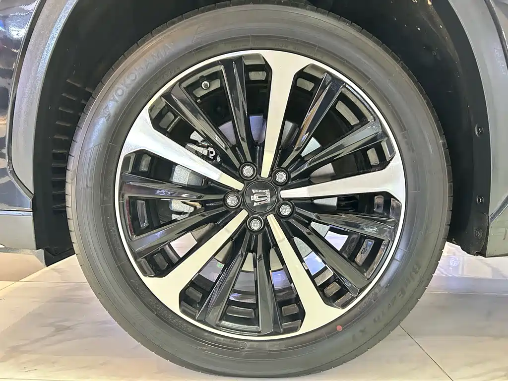 Toyota Crown Kluger — миниатюра 16