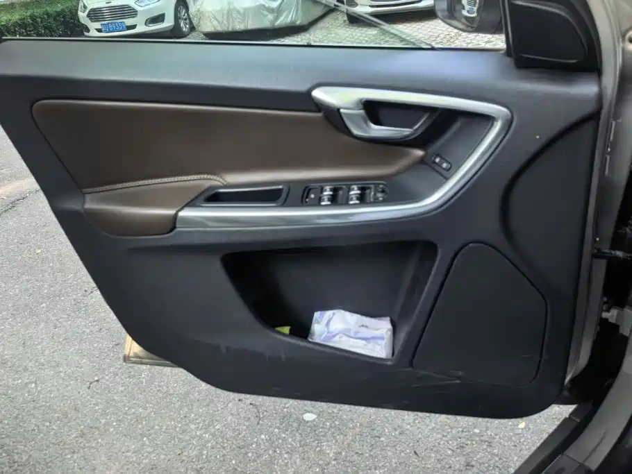 Volvo XC60 — миниатюра 7