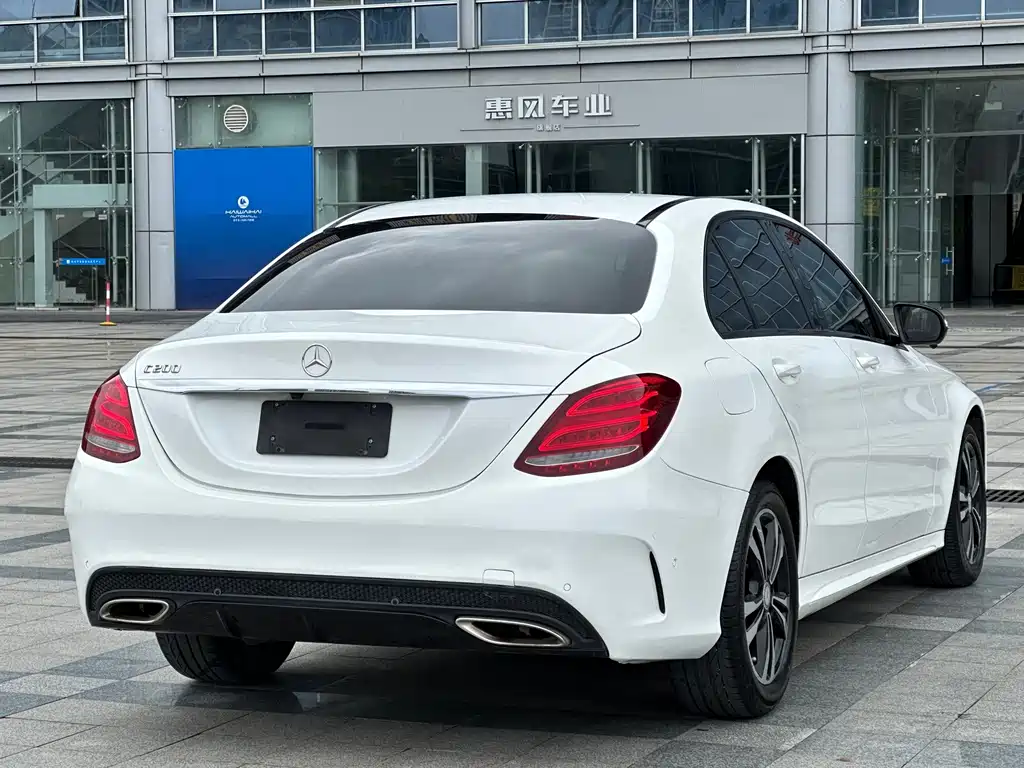 Mercedes-Benz C-Class — миниатюра 6