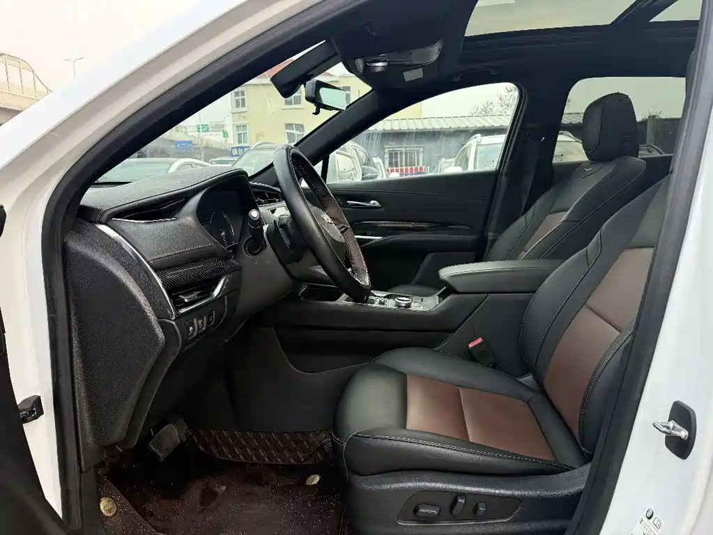 Cadillac XT4 2018 28T