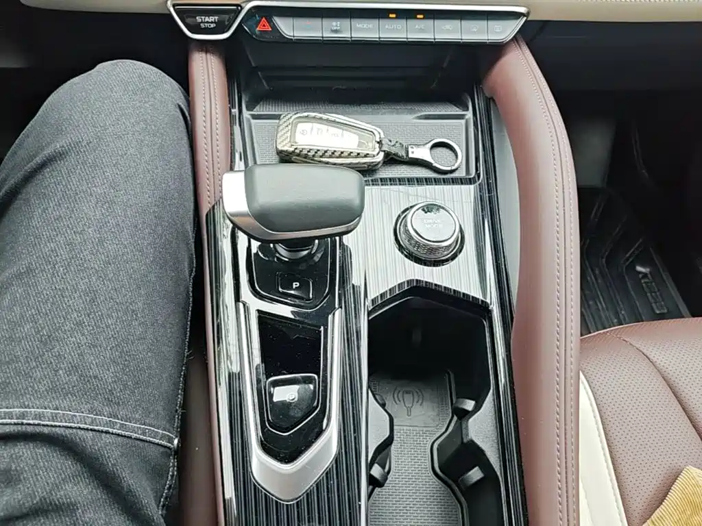 Geely Xingyue L — миниатюра 14