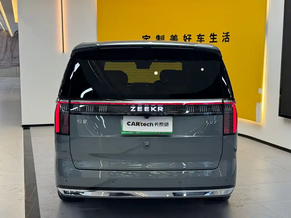 Zeekr 009 2024 мест 108kWh