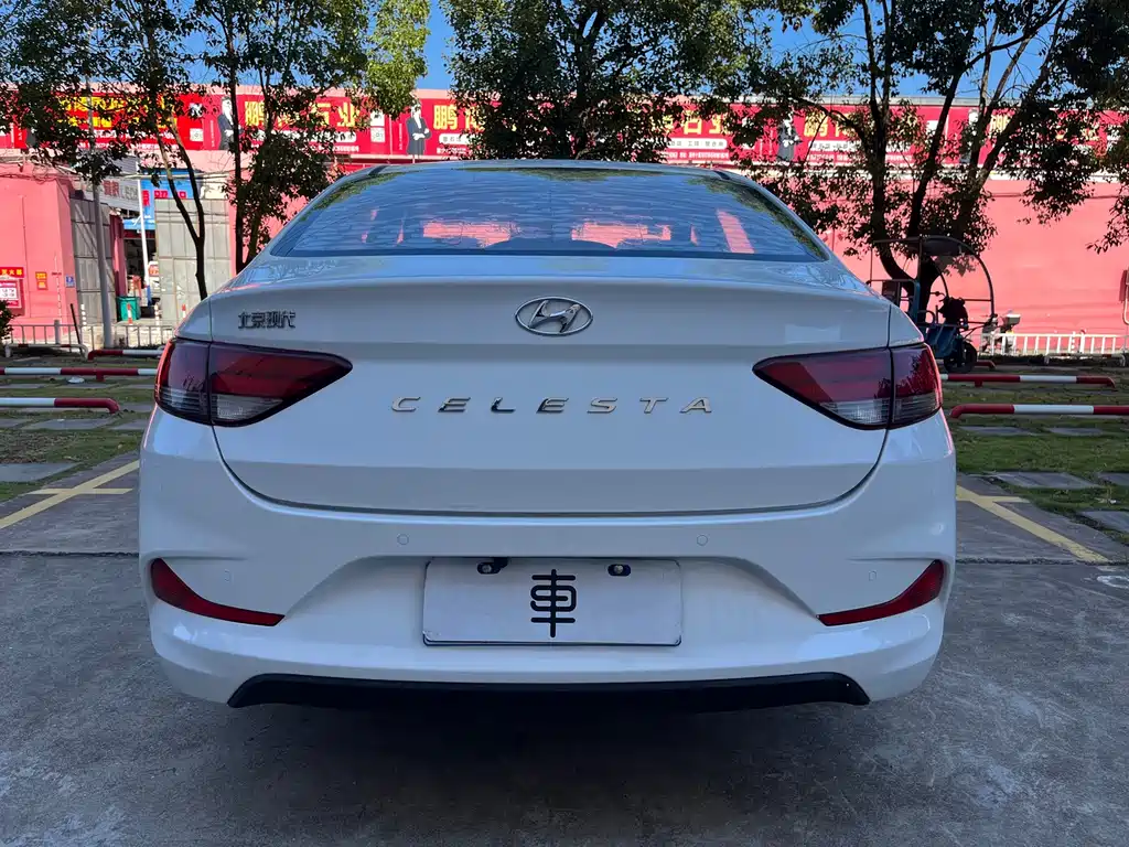 Hyundai Elantra — миниатюра 6