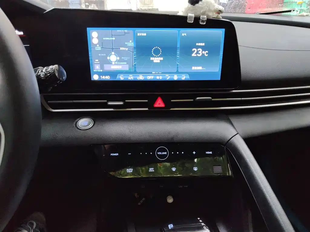 Hyundai Elantra — миниатюра 10