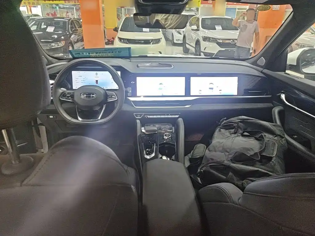 Geely Xingyue L — миниатюра 10