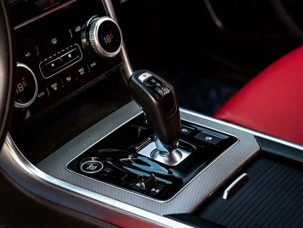 Jaguar XEL — миниатюра 8