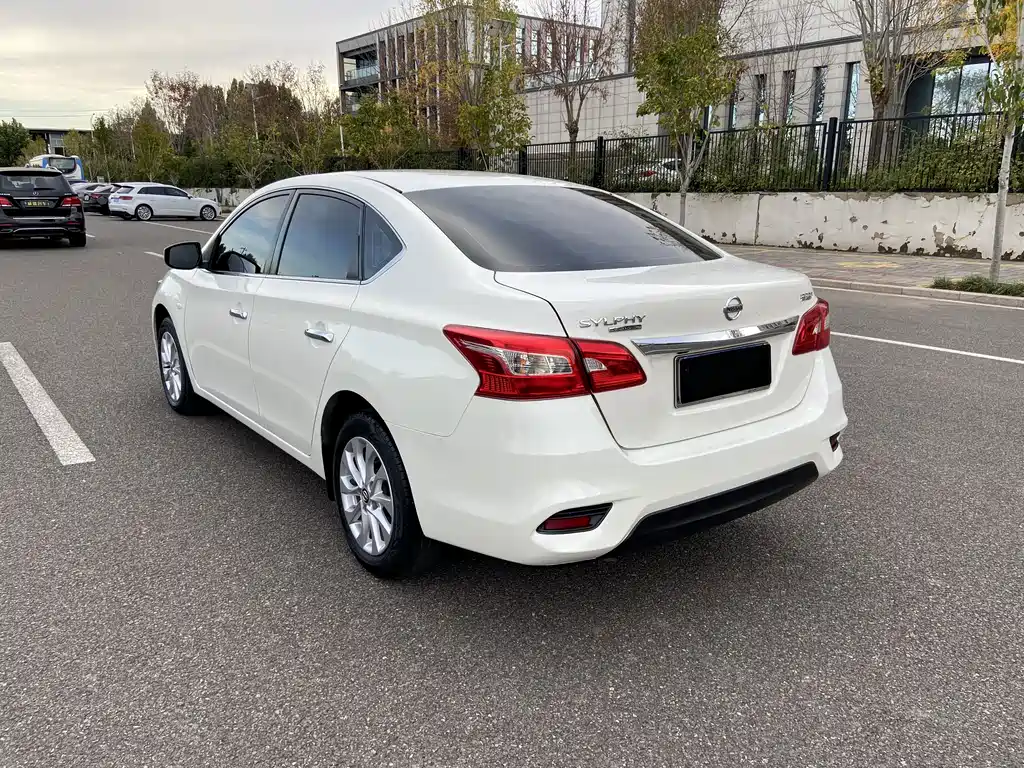 Nissan Sylphy — миниатюра 6