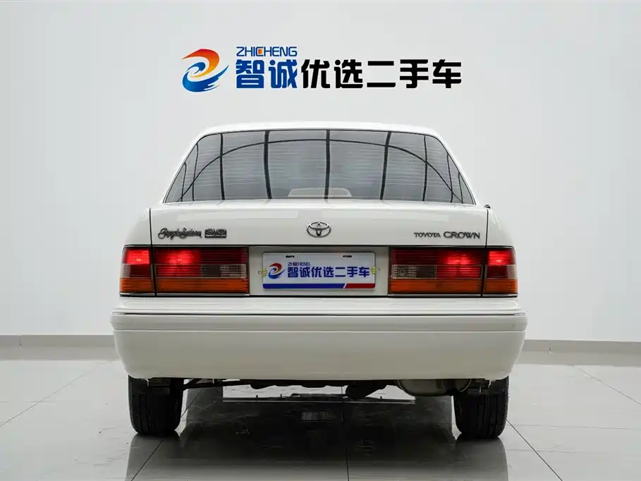 Toyota Crown (Import) — миниатюра 4