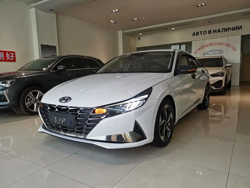 Hyundai Elantra 2022