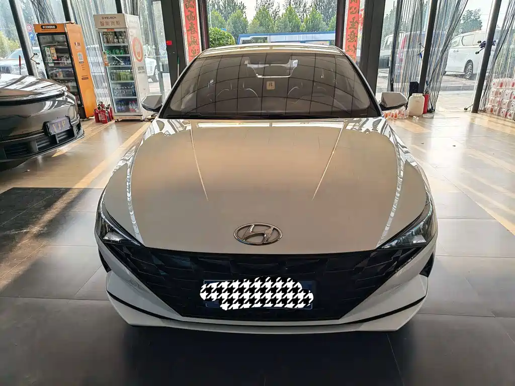 Hyundai Elantra — миниатюра 2