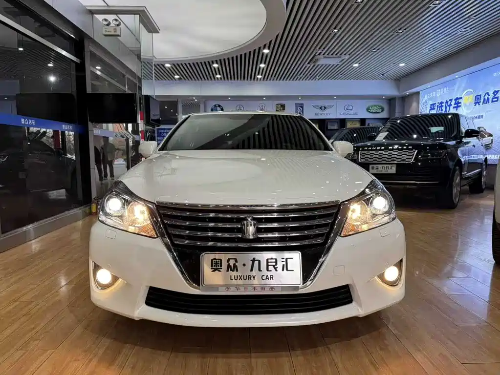 Toyota Crown 2012 2.5L Royal