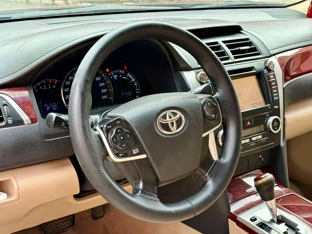 Toyota Camry — миниатюра 10