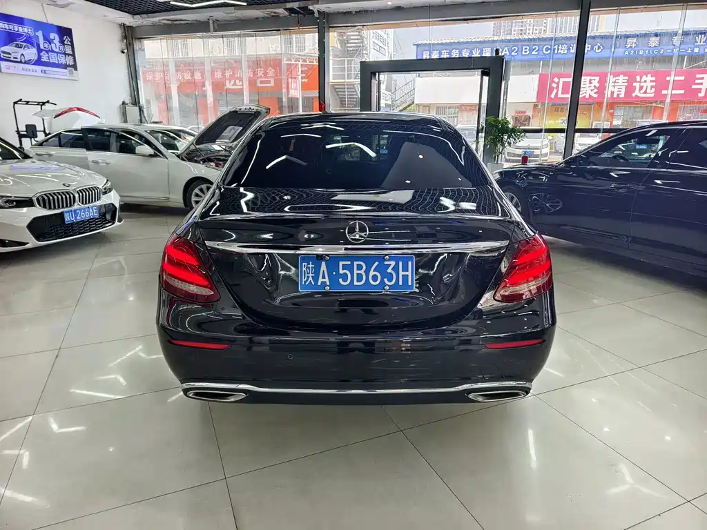 Mercedes-Benz E-Class — миниатюра 8