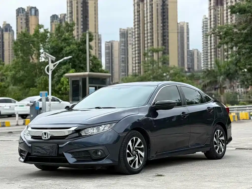 Honda Civic 2016 220TURBO CVT Luxury Edition