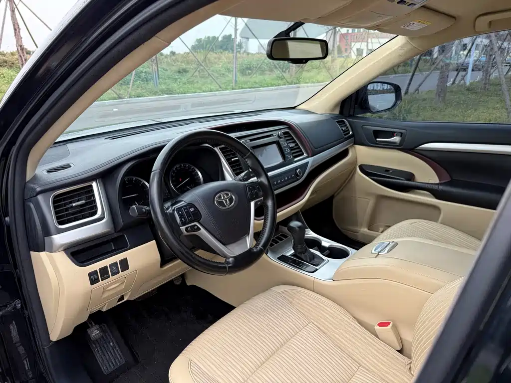 Toyota Highlander — миниатюра 8