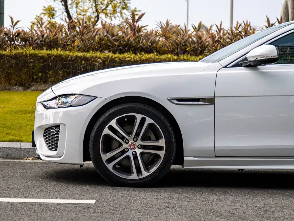 Jaguar XEL — миниатюра 15