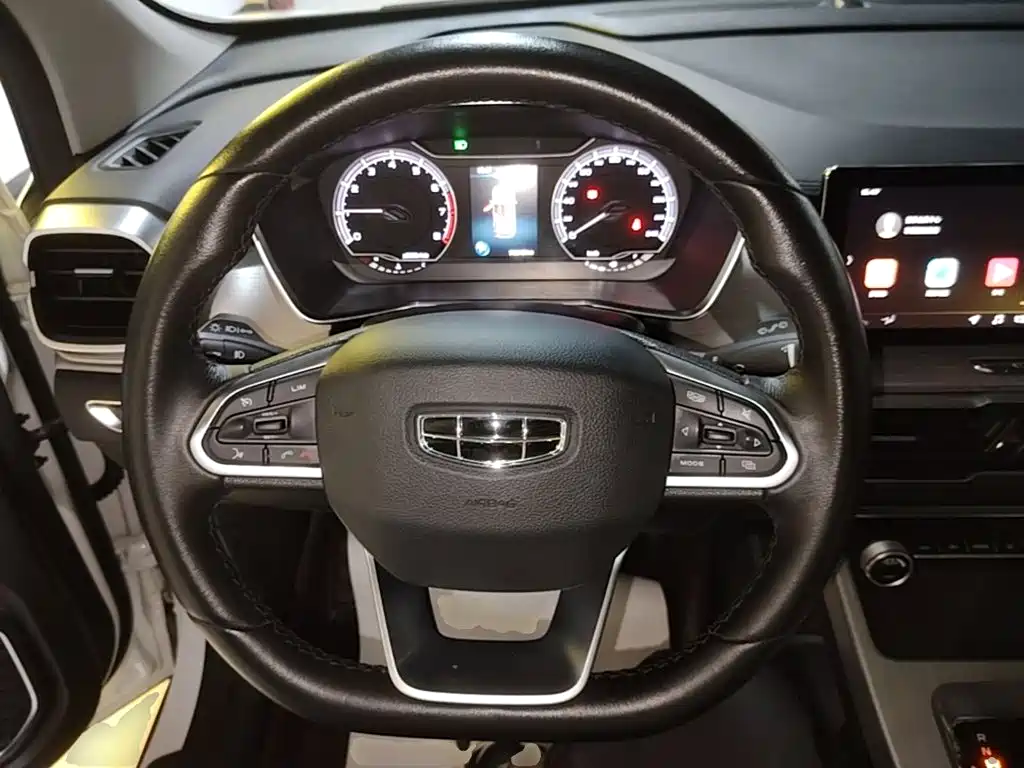 Geely Binyue — миниатюра 11