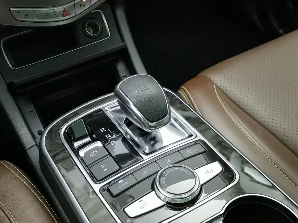 BYD Tang New Energy — миниатюра 13