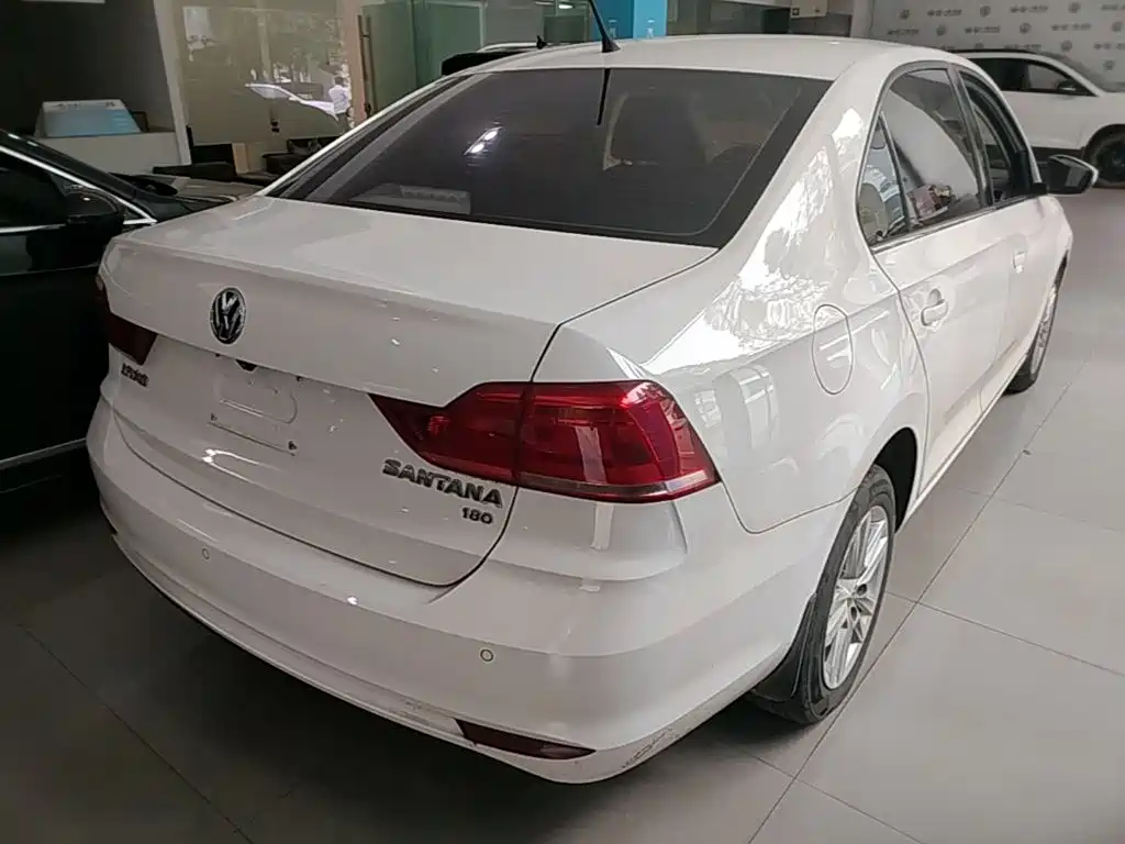 Volkswagen Santana — миниатюра 7