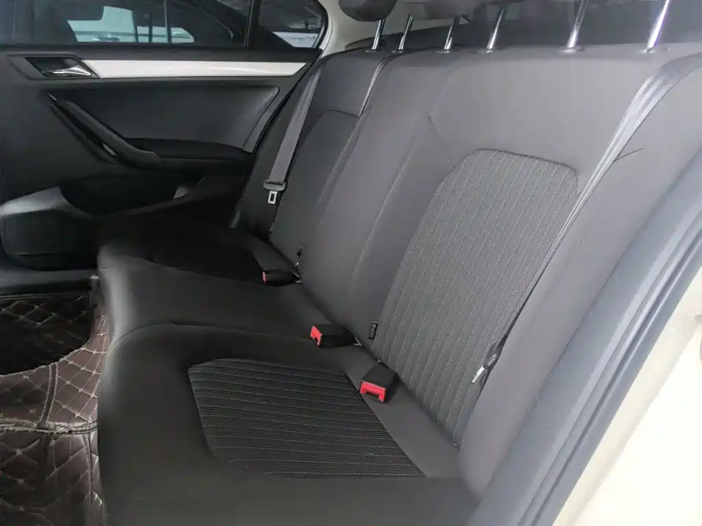 Volkswagen Jetta — миниатюра 17