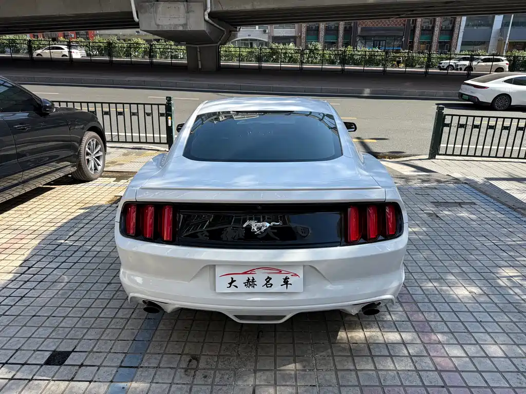 Ford Mustang — миниатюра 5