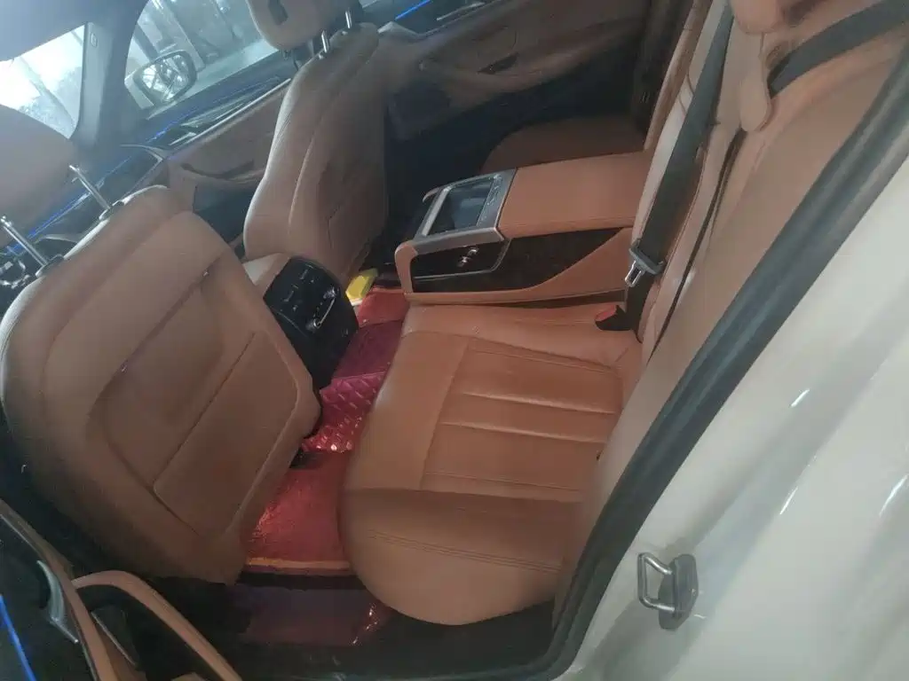 BMW 5 Series — миниатюра 15