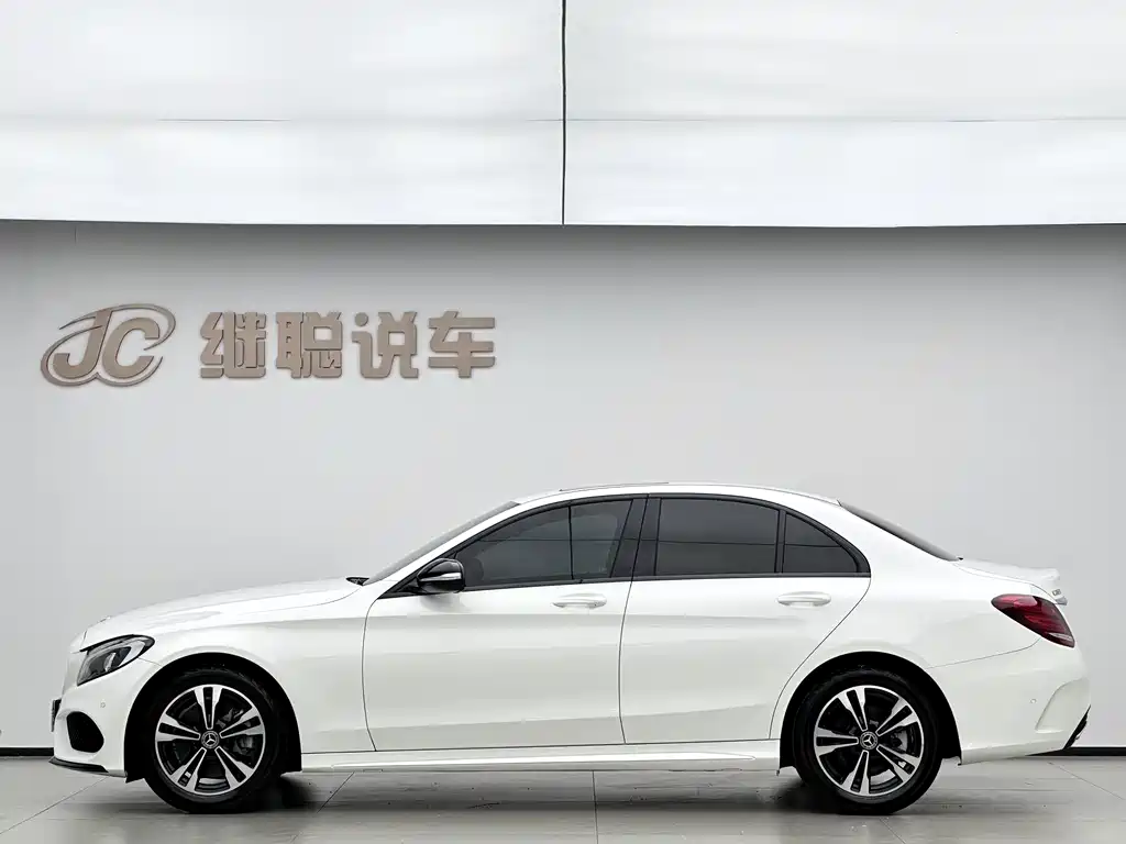 Mercedes-Benz C-Class — миниатюра 5