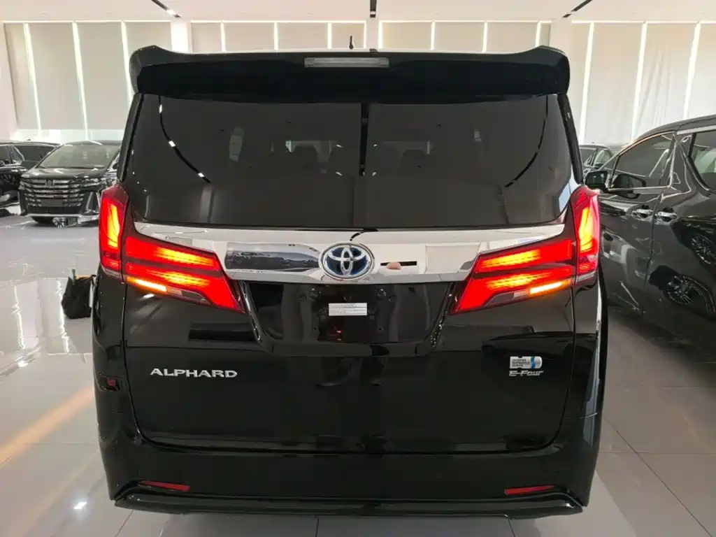 Toyota Alphard — миниатюра 6
