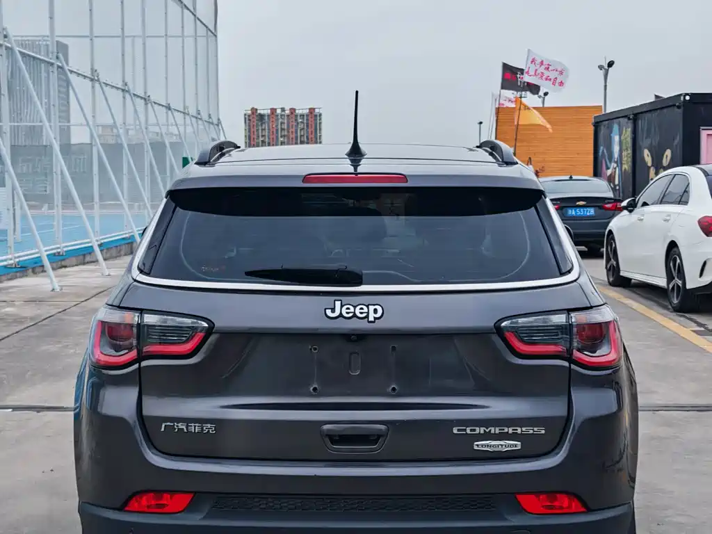 Jeep Compass — миниатюра 6