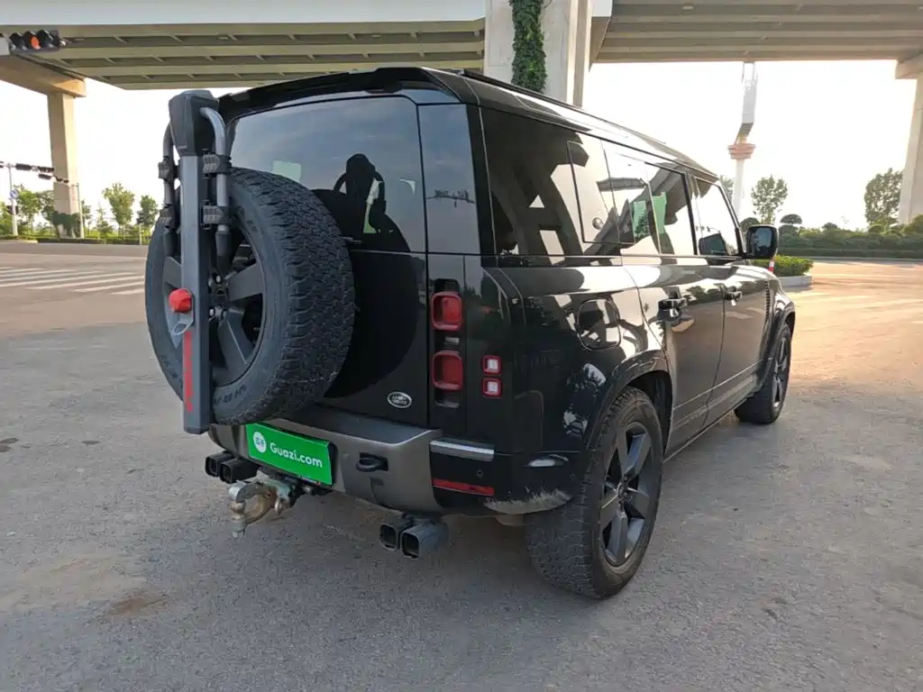 Land Rover Defender — миниатюра 7