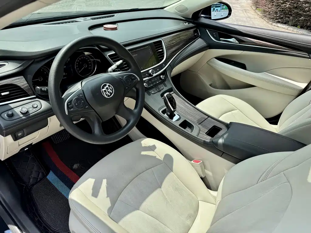 Buick LaCrosse — миниатюра 10