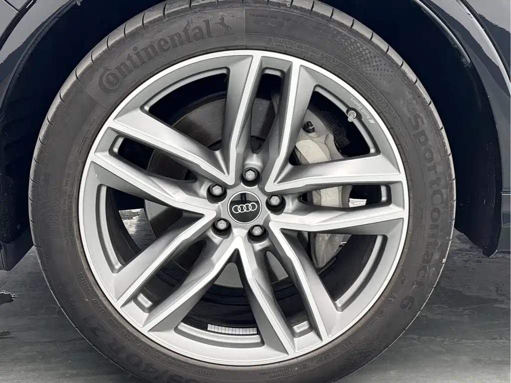 Audi Q7 — миниатюра 12