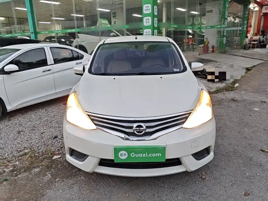 Nissan Livina — миниатюра 3