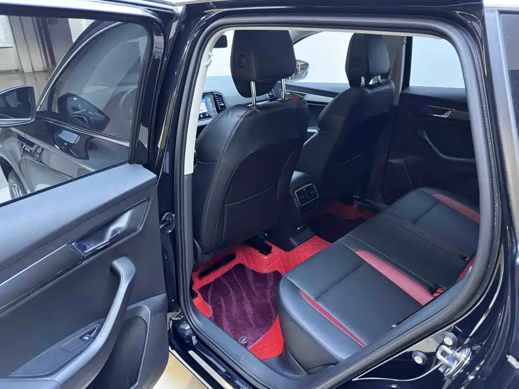 Skoda Karoq — миниатюра 10