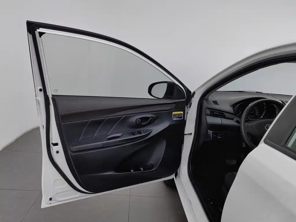 Toyota Vios — миниатюра 8
