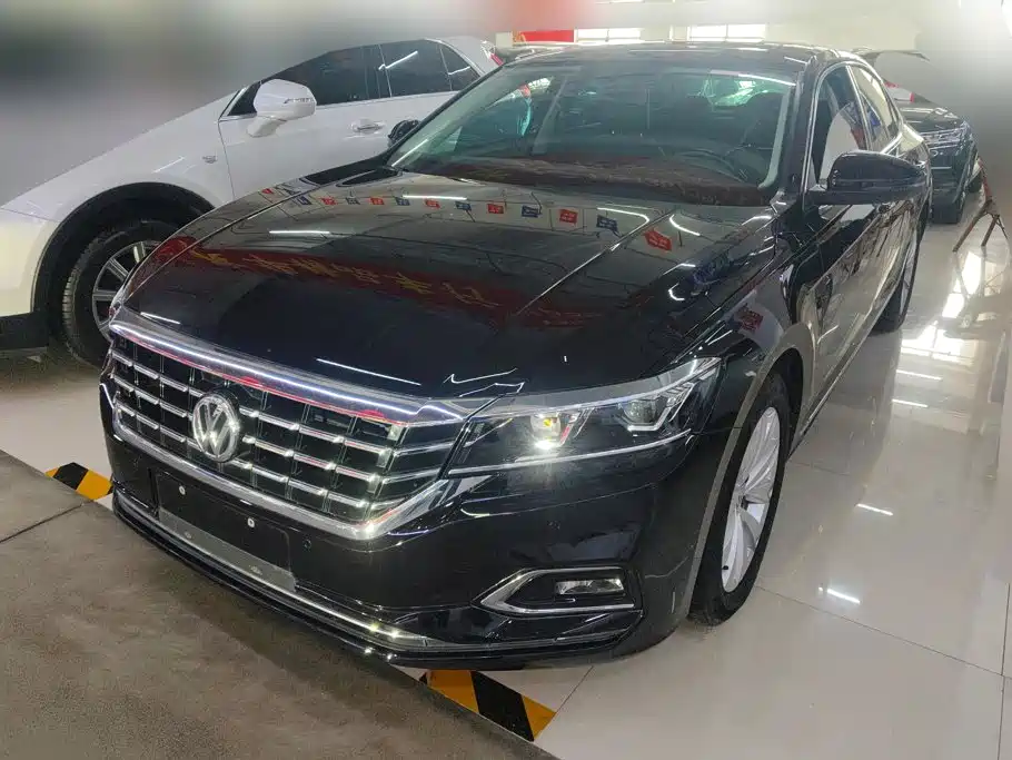 2020 Volkswagen Passat - zdjęcie 1 z 16