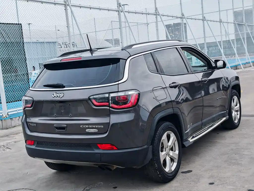Jeep Compass — миниатюра 5