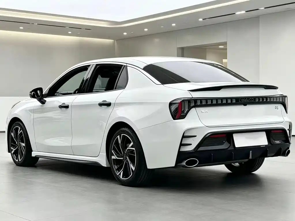 Lynk & Co 03 — миниатюра 10
