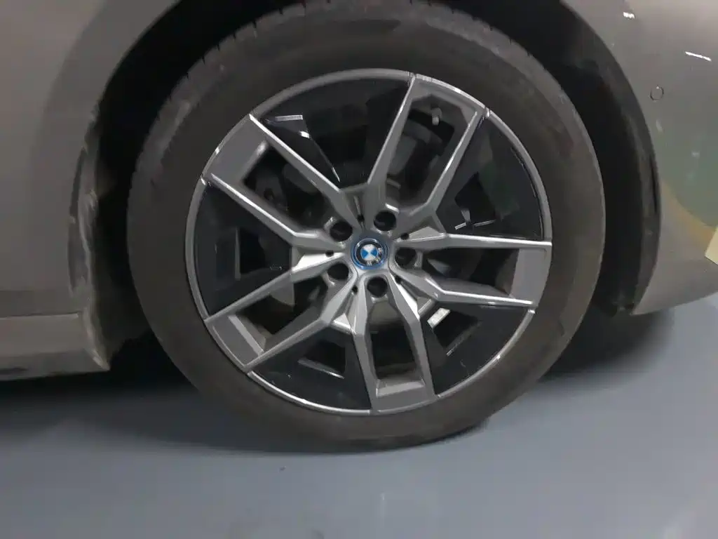 BMW i5 — миниатюра 25