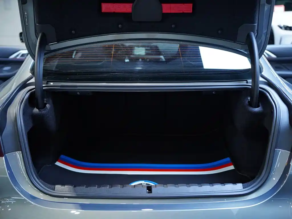 BMW M4 — миниатюра 31