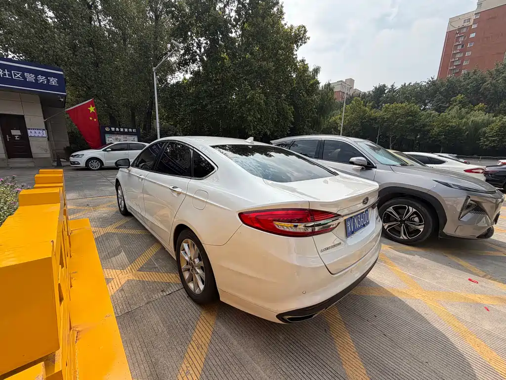 Ford Mondeo — миниатюра 15