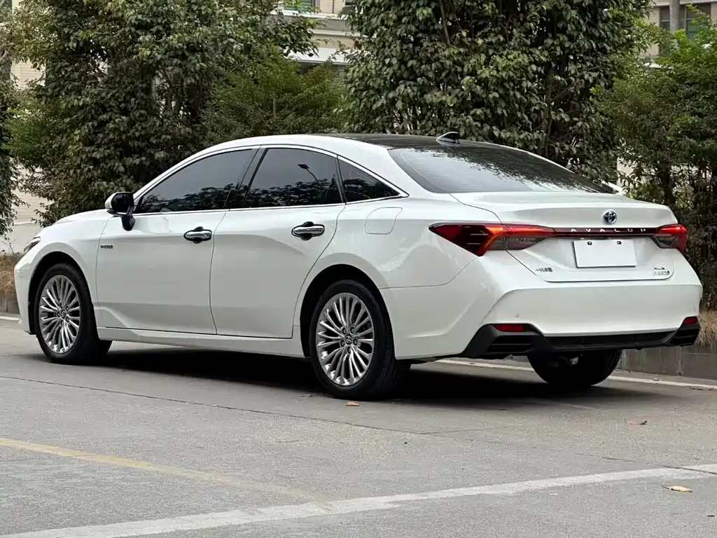 Toyota Avalon — миниатюра 8