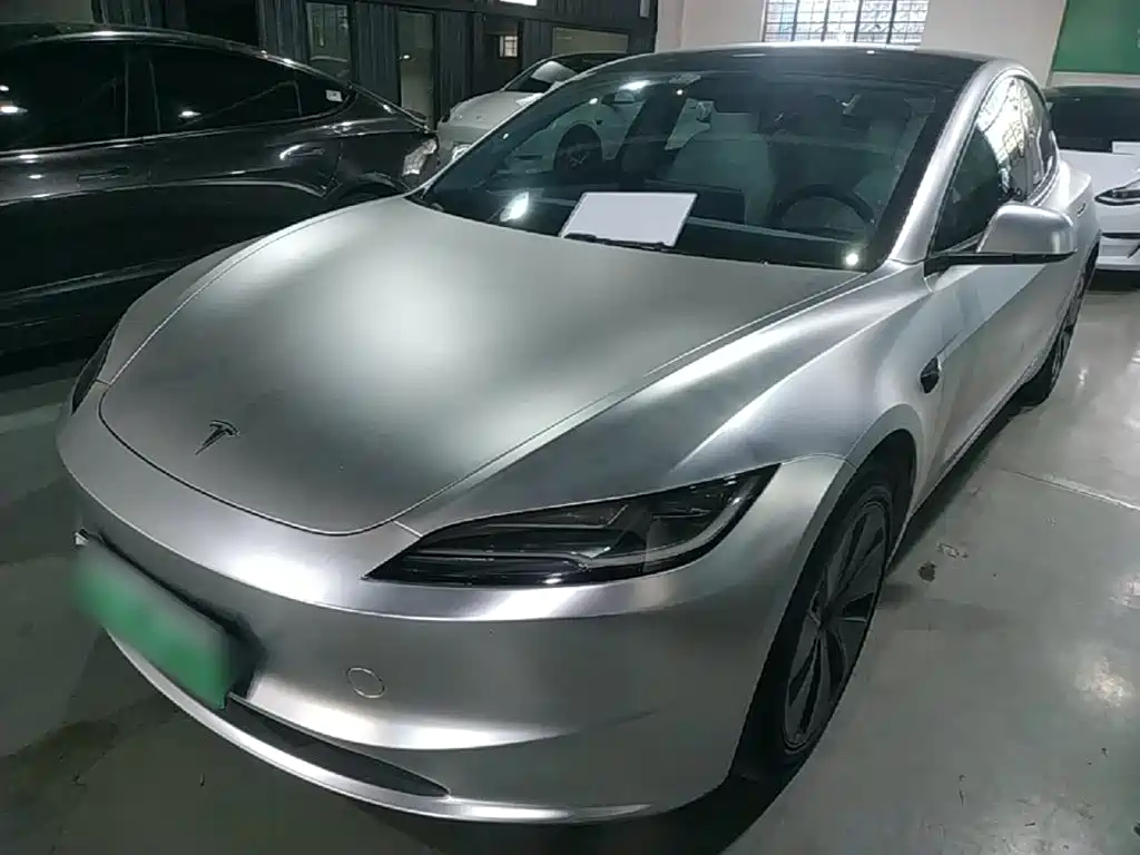 Tesla Model 3 — миниатюра 2