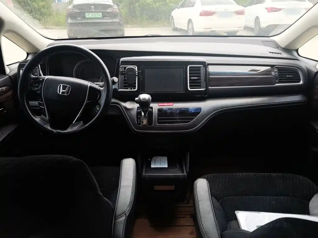 Honda Elysion — миниатюра 13